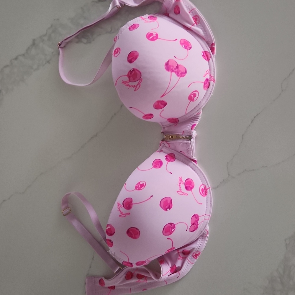 🆕️ Juicy Couture Sz 36B NWOT Pink Cherry Barbie Core Bra